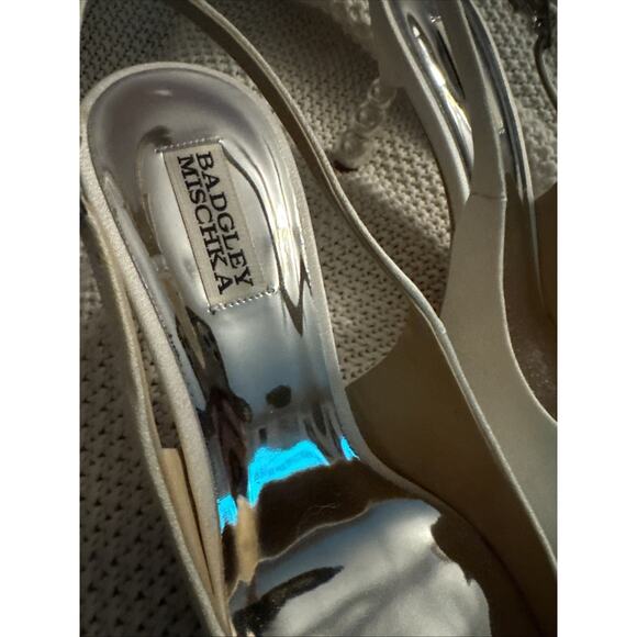 Badgley Mischka Beatrix Pointed-Toe Slingback Heel w/ Pearl-Beaded Heel 10 NIB - Picture 3 of 11